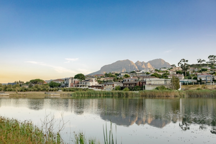 3 Bedroom Property for Sale in Mzuri Estate Western Cape